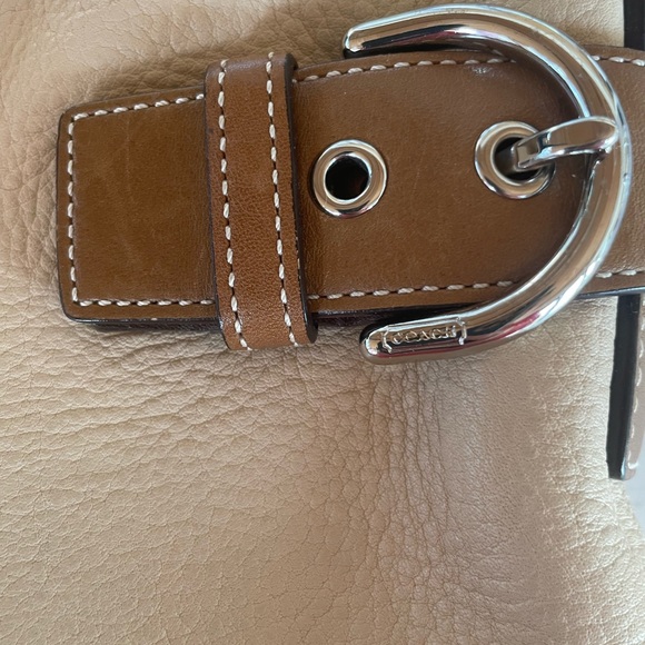 Gorgeous cream leather coach bag - Picture 2 of 4